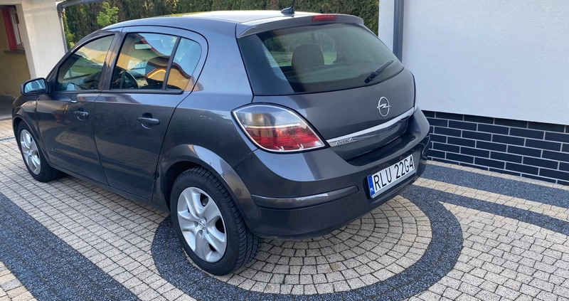 Opel Astra cena 6000 przebieg: 420000, rok produkcji 2009 z Rzeszów małe 46